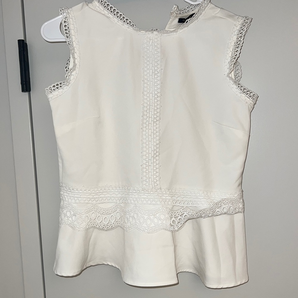 White lace sleeveless blouse